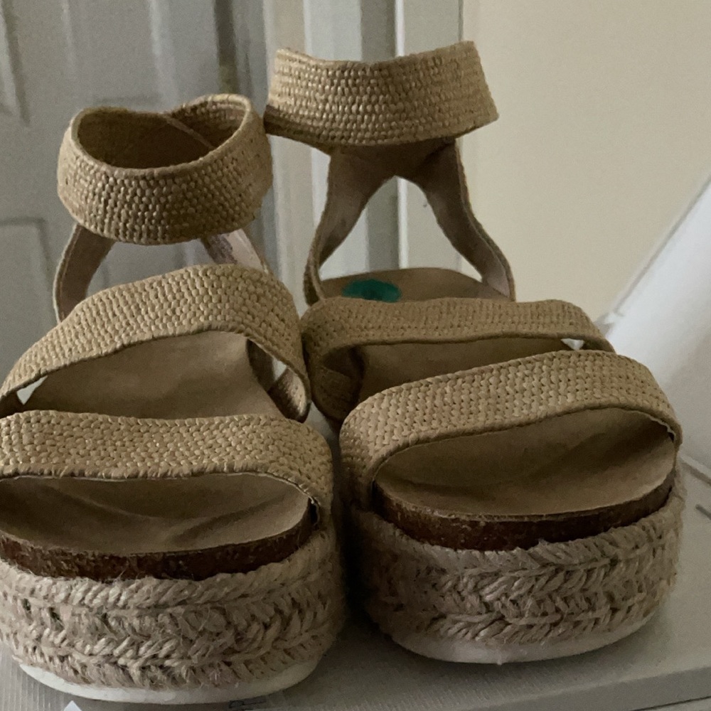 Sandals - Picture 4 of 5